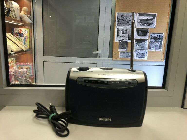 RADIO PHILIPS AE2160 + KABEL