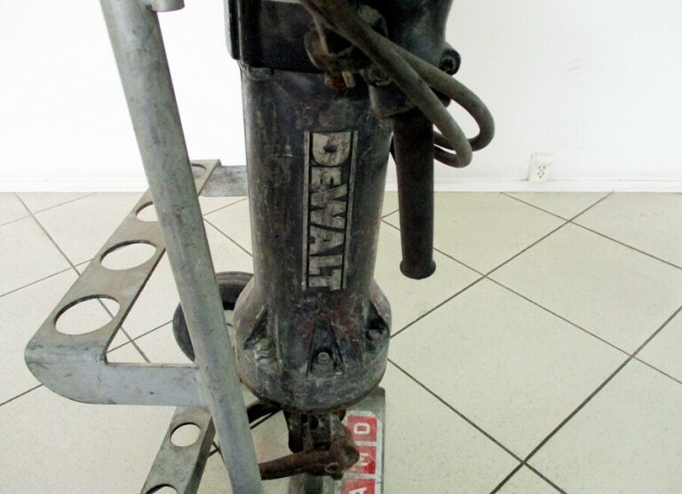 MŁOT WYBURZENIOWY DEWALT D25980-QS ODBIÓR OSOBIST