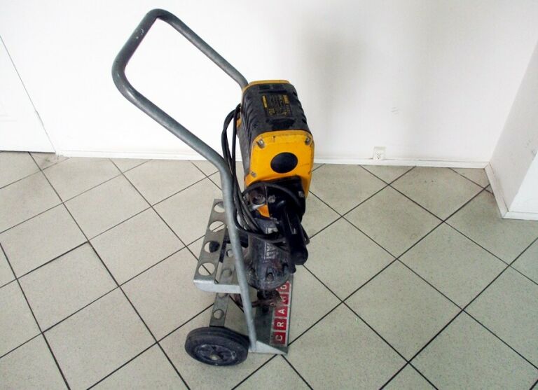 MŁOT WYBURZENIOWY DEWALT D25980-QS ODBIÓR OSOBIST
