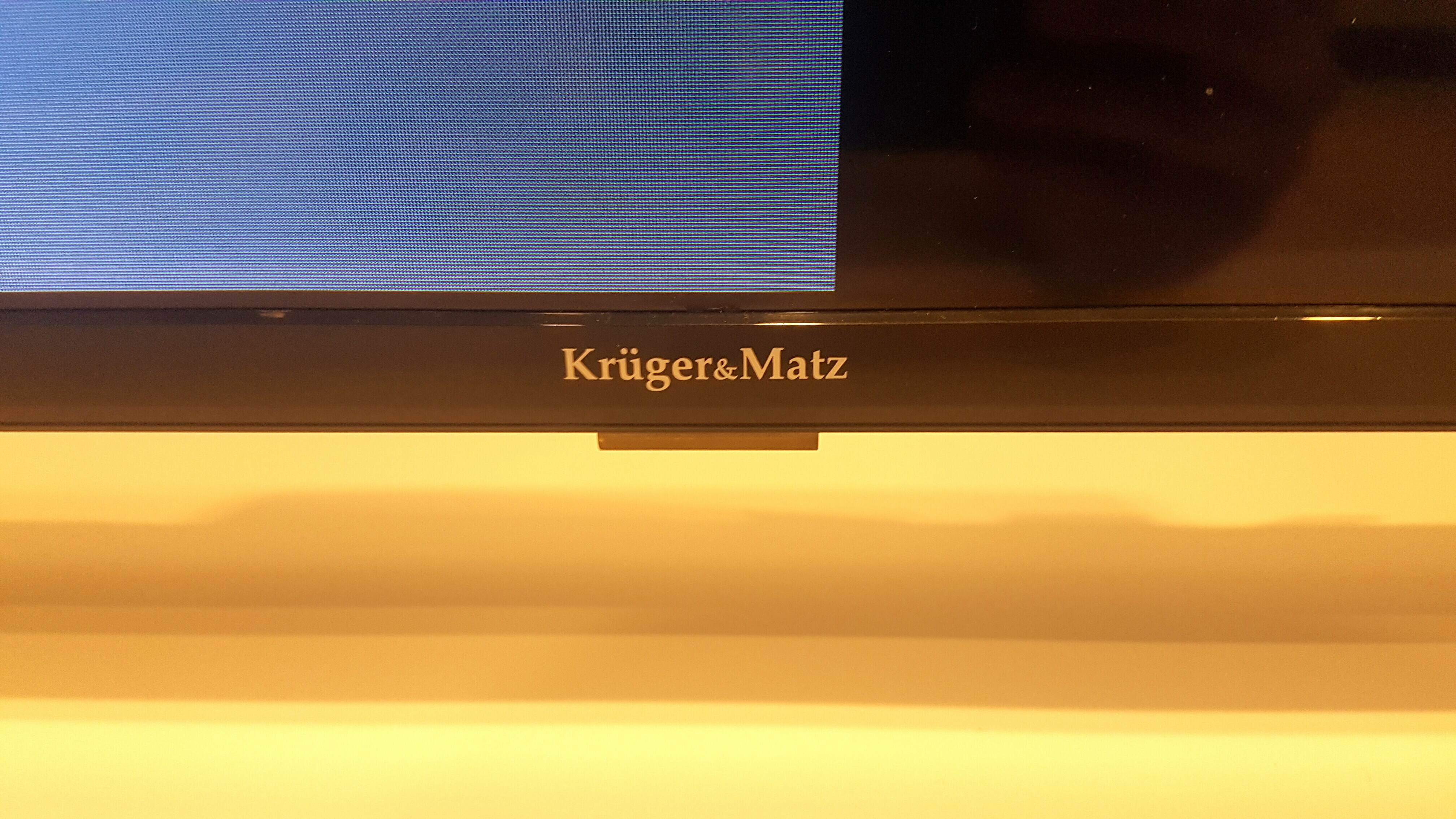 telewizor-krugermatz-km0232t-pilot-opis-stan-uszkodzony