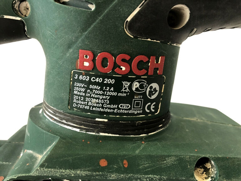 SZLIFIERKA OSCYLACYJNA BOSCH PSS 250 AE