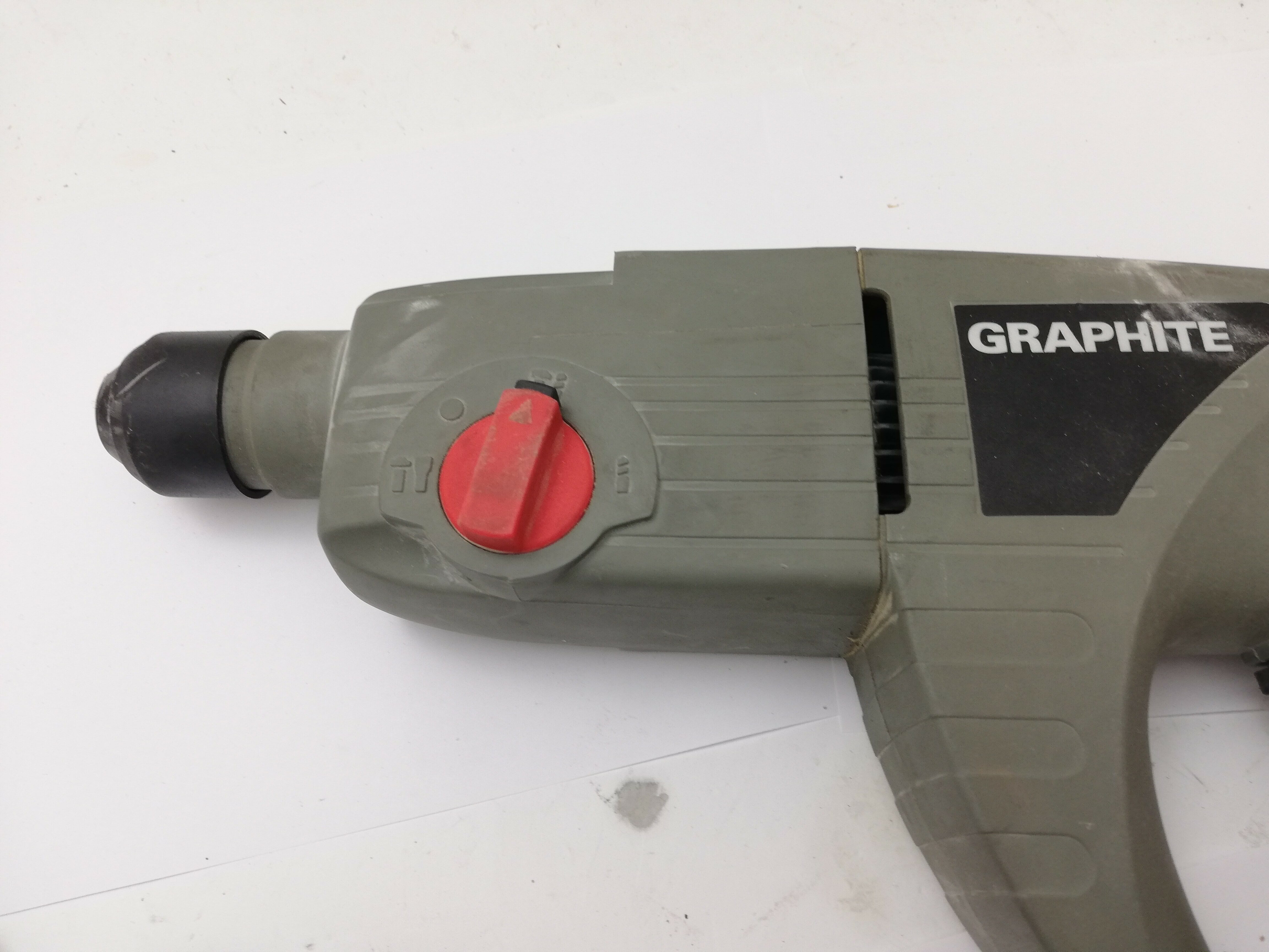 mlotowiertarka-graphite-58g509-walizka-zasilanie-elektryczne-sieciowe