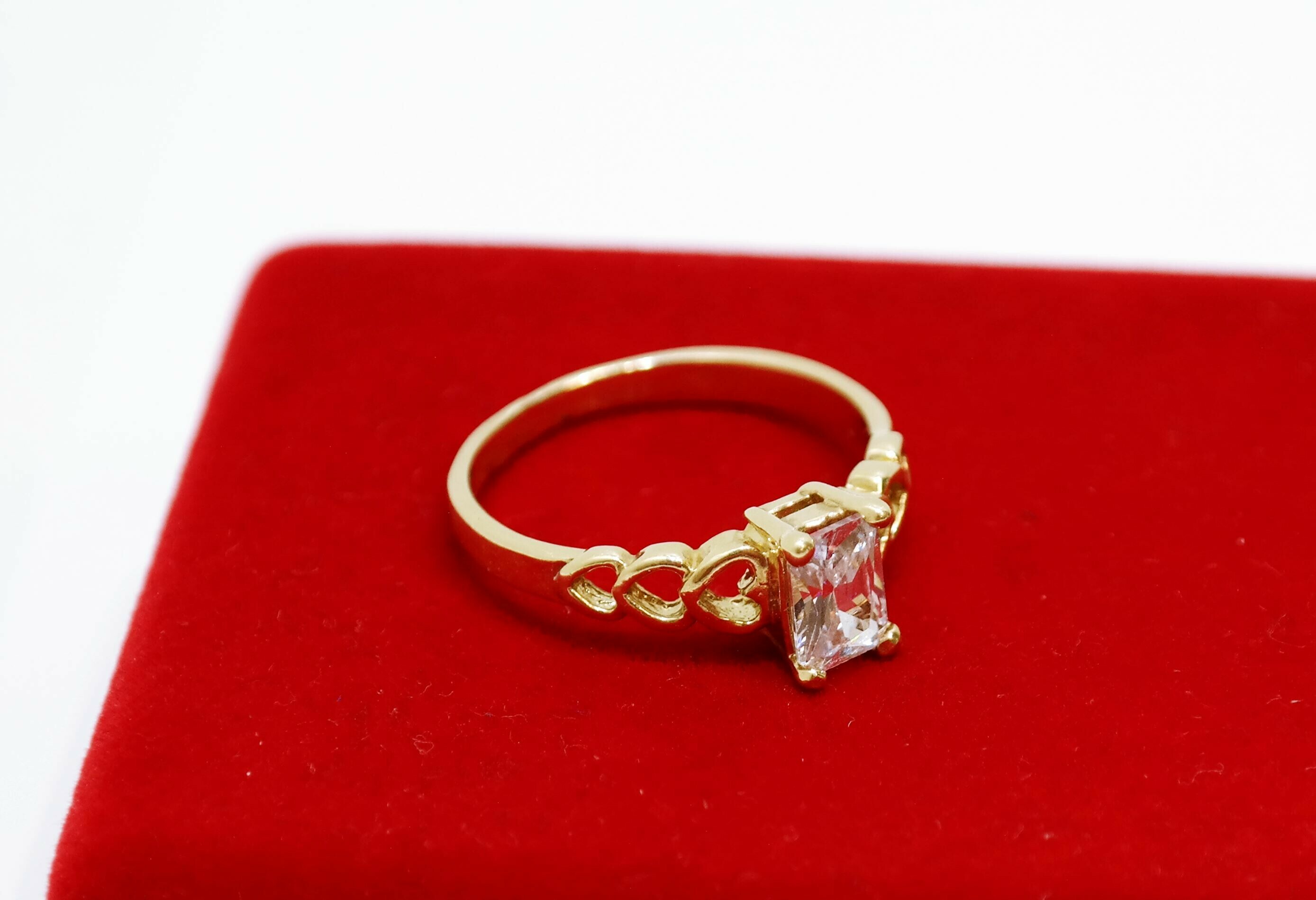 zloty-pierscionek-z-cyrkonia-r19-585-14k-marka-248811-950468