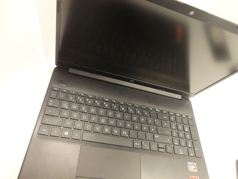 LAPTOP HP 15-GW0542NG AMD RYZEN 5/8GB/230GB LAD