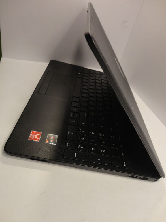 LAPTOP HP 15-GW0542NG AMD RYZEN 5/8GB/230GB LAD