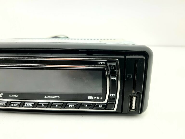 RADIO SAMOCHODOWE CANVA N 7600