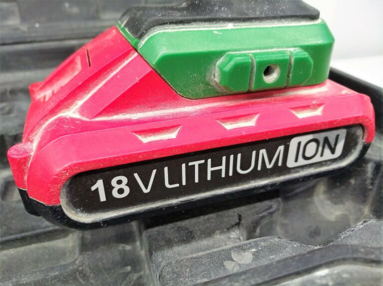 wkretarka-akumulatorowa-iusui-18v-zestaw-napiecie-v-18-v