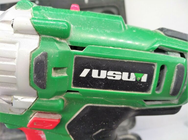 wkretarka-akumulatorowa-iusui-18v-zestaw-rodzaj-silnika-brak-informacji