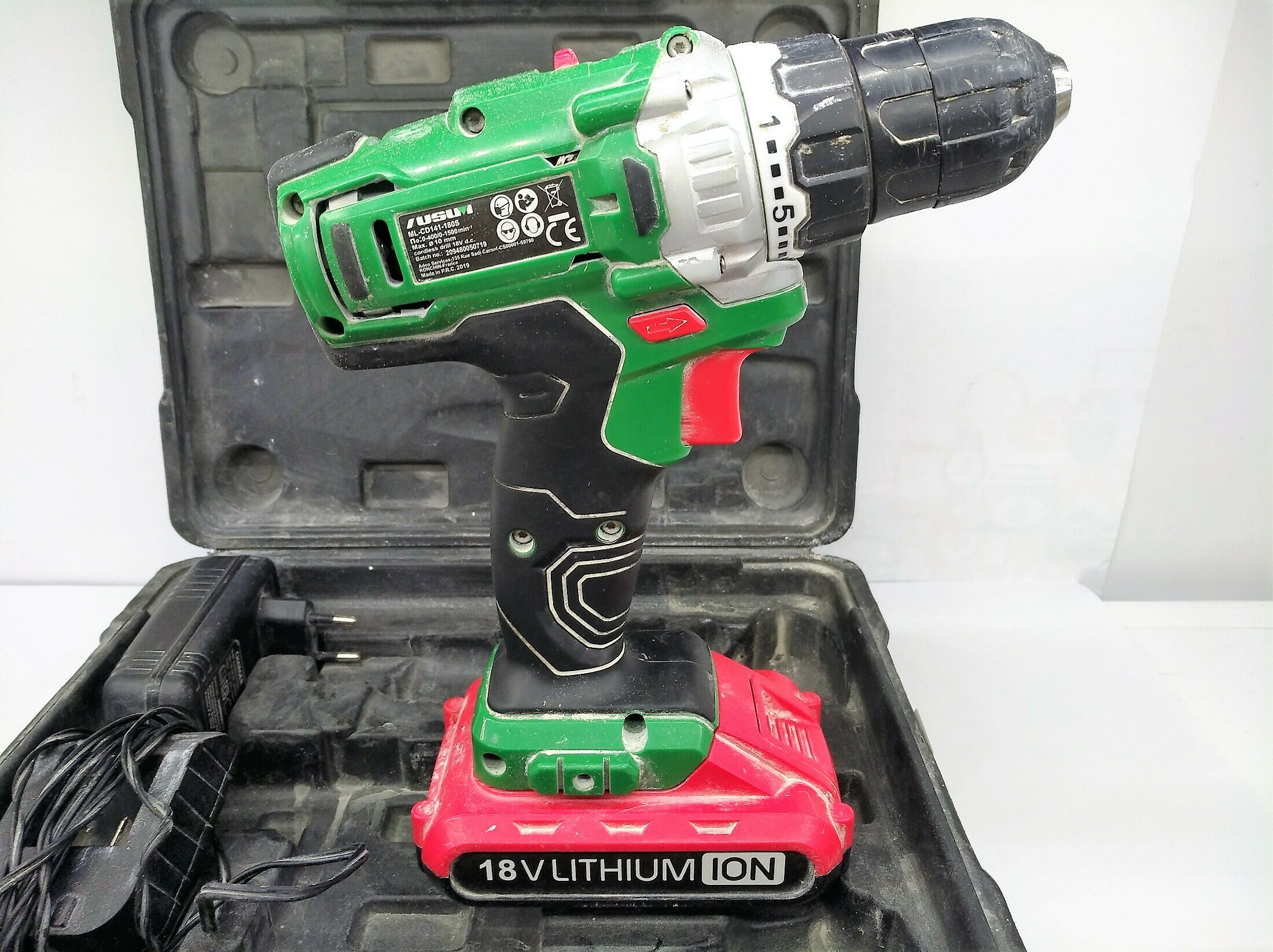 wkretarka-akumulatorowa-iusui-18v-zestaw-informacje-dodatkowe-walizka-transportowa-w-zestawie