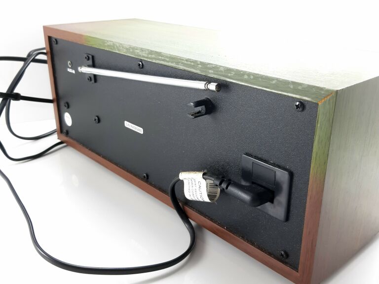 KLASYCZNE RADIO DREWNO STYL RETRO FIRST AUSTRIA