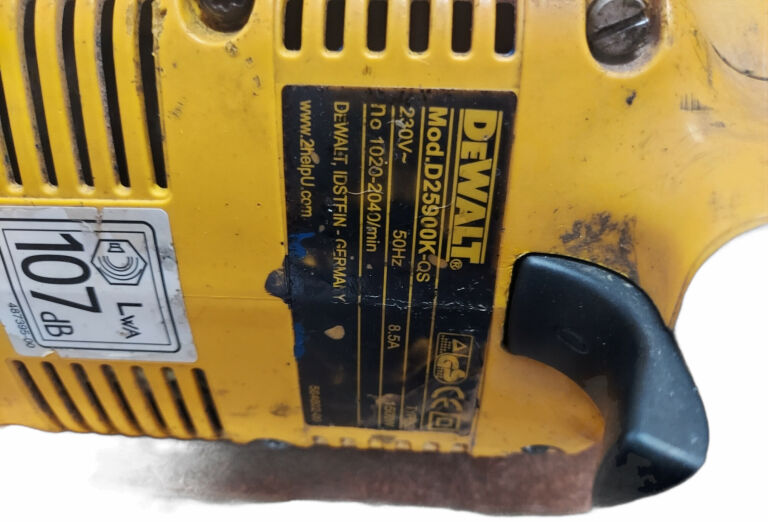 MŁOT WYBURZENIOWY DEWALT D25900-QS