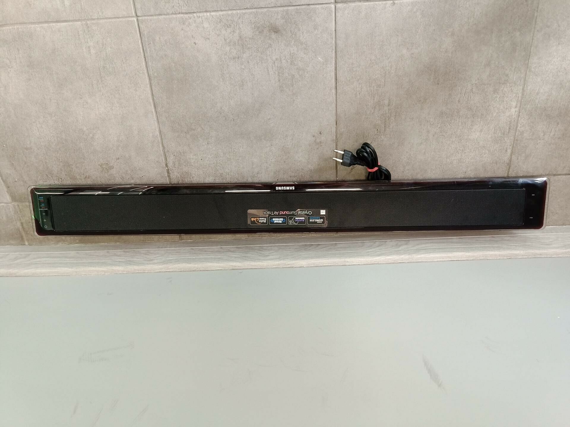 soundbar-samsung-subwoofer-ht-ws1-z-pilotem-opis-product-id