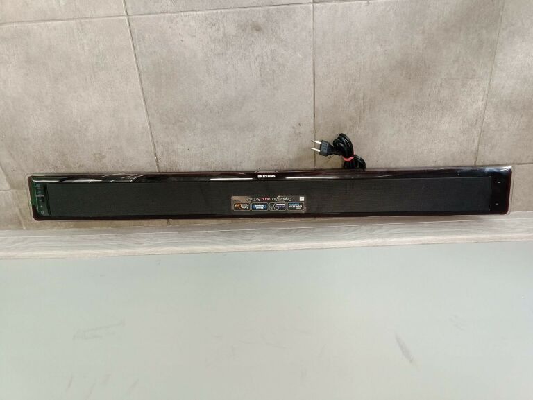 soundbar-samsung-subwoofer-ht-ws1-z-pilotem-opis-product-id