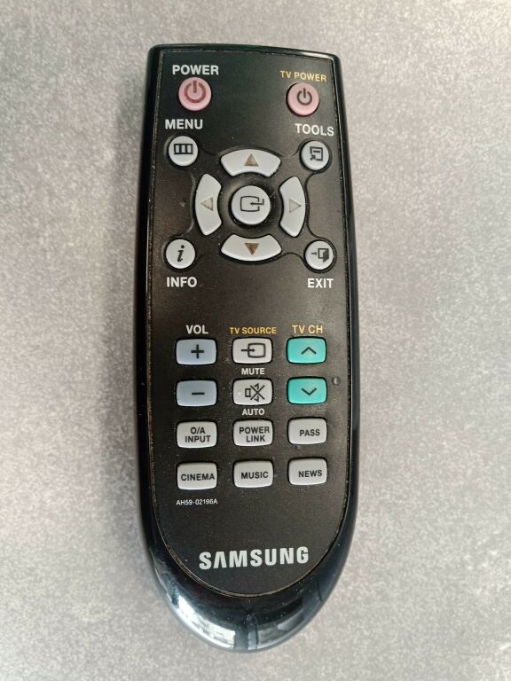 soundbar-samsung-subwoofer-ht-ws1-z-pilotem-opis-ean-4016138736915