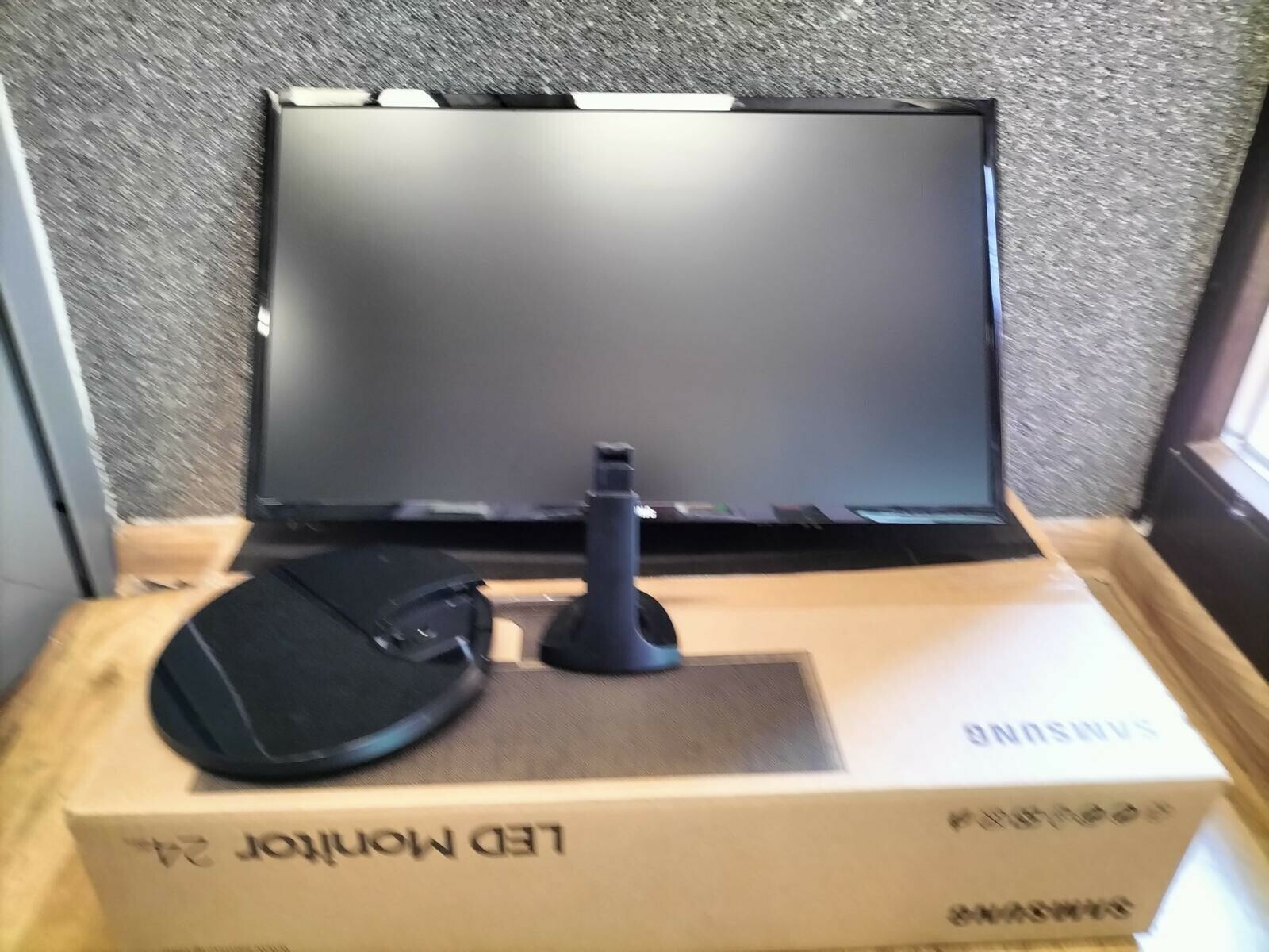 monitor-samsung-sf354-24-cale-komplet-rodzaj-podswietlania-led