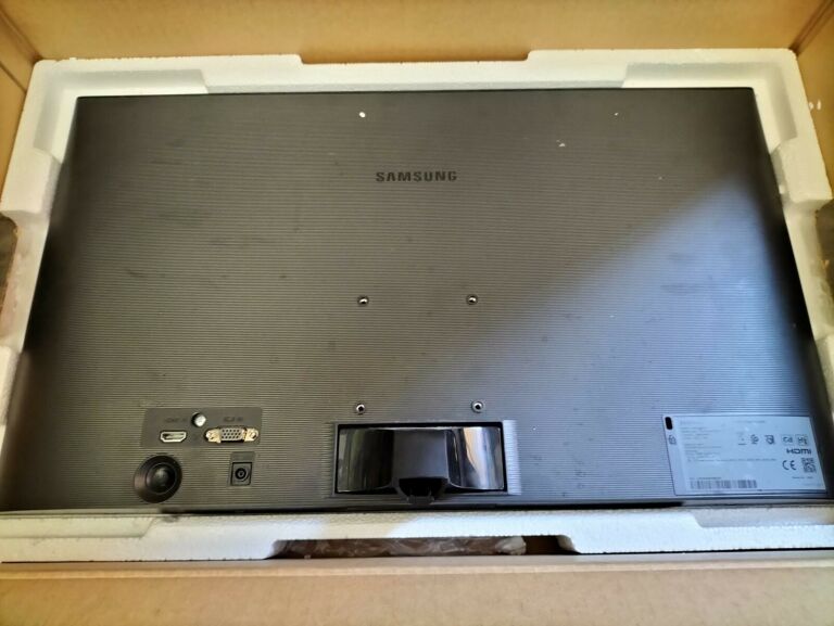 MONITOR SAMSUNG SF354 24 CALE KOMPLET