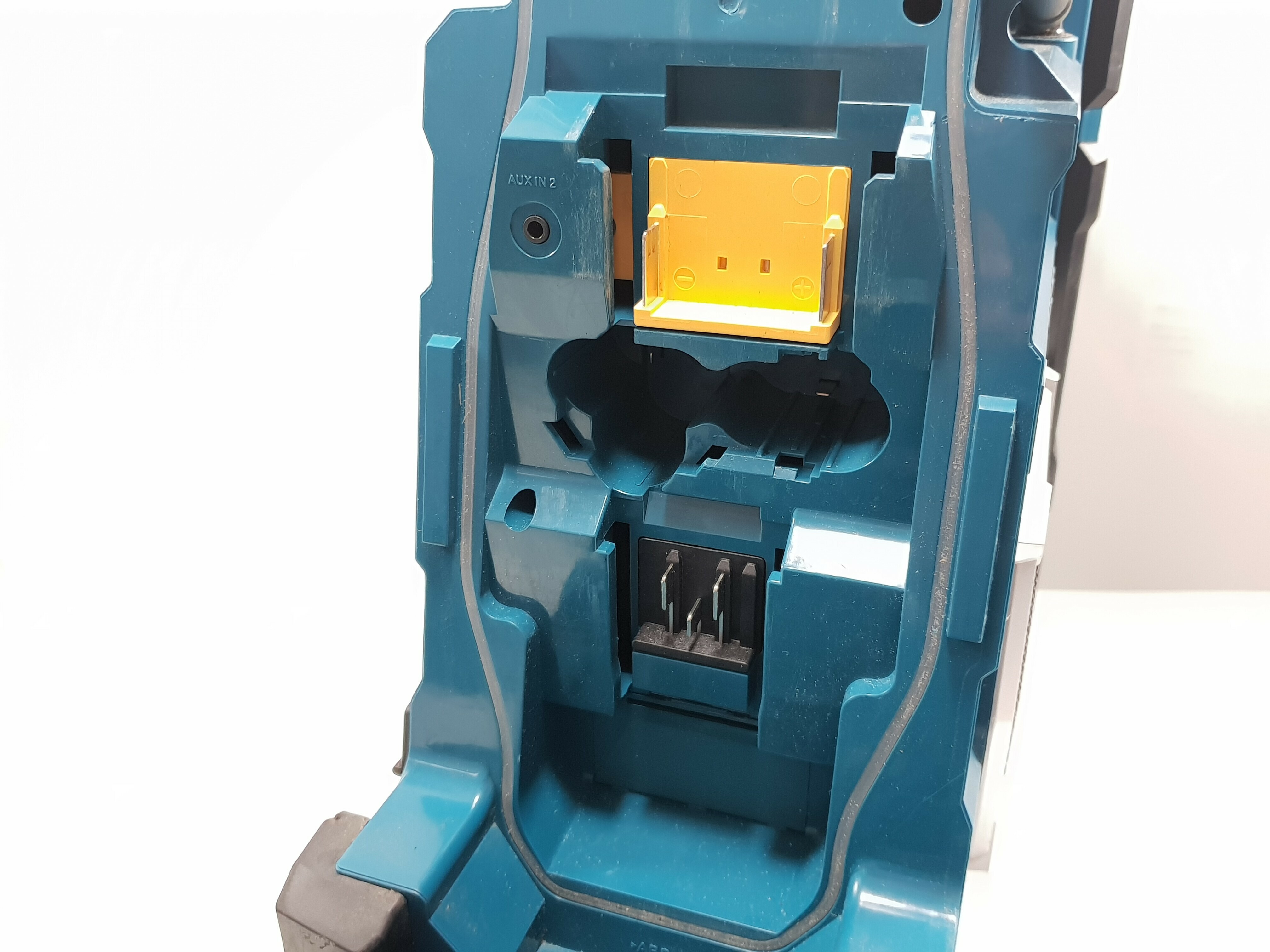 radio-budowlane-makita-dmr-108-zasilacz-kod-produktu-dmr-108