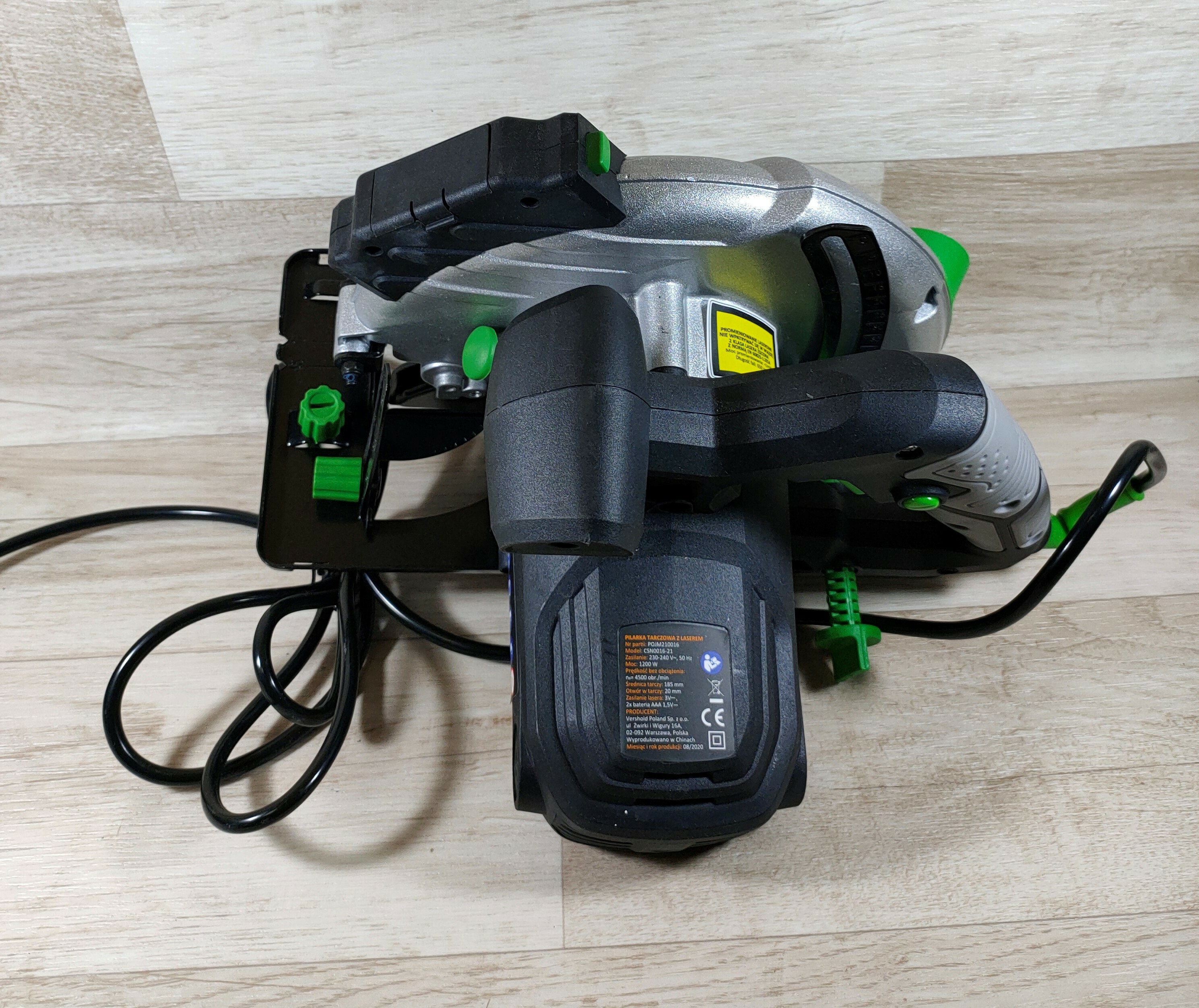 pilarka-tarczowa-z-laserem-niteo-1200w-zasilanie-sieciowe