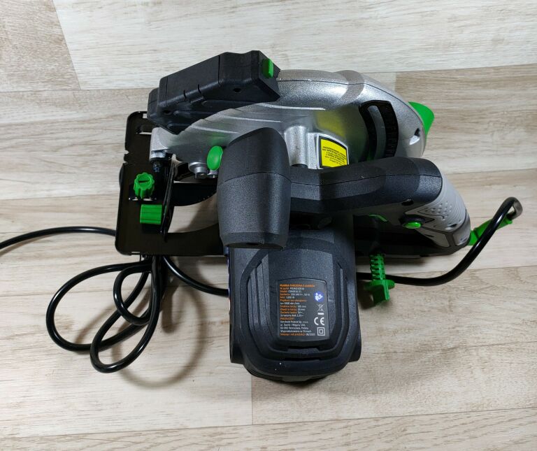 PILARKA TARCZOWA Z LASEREM NITEO 1200W