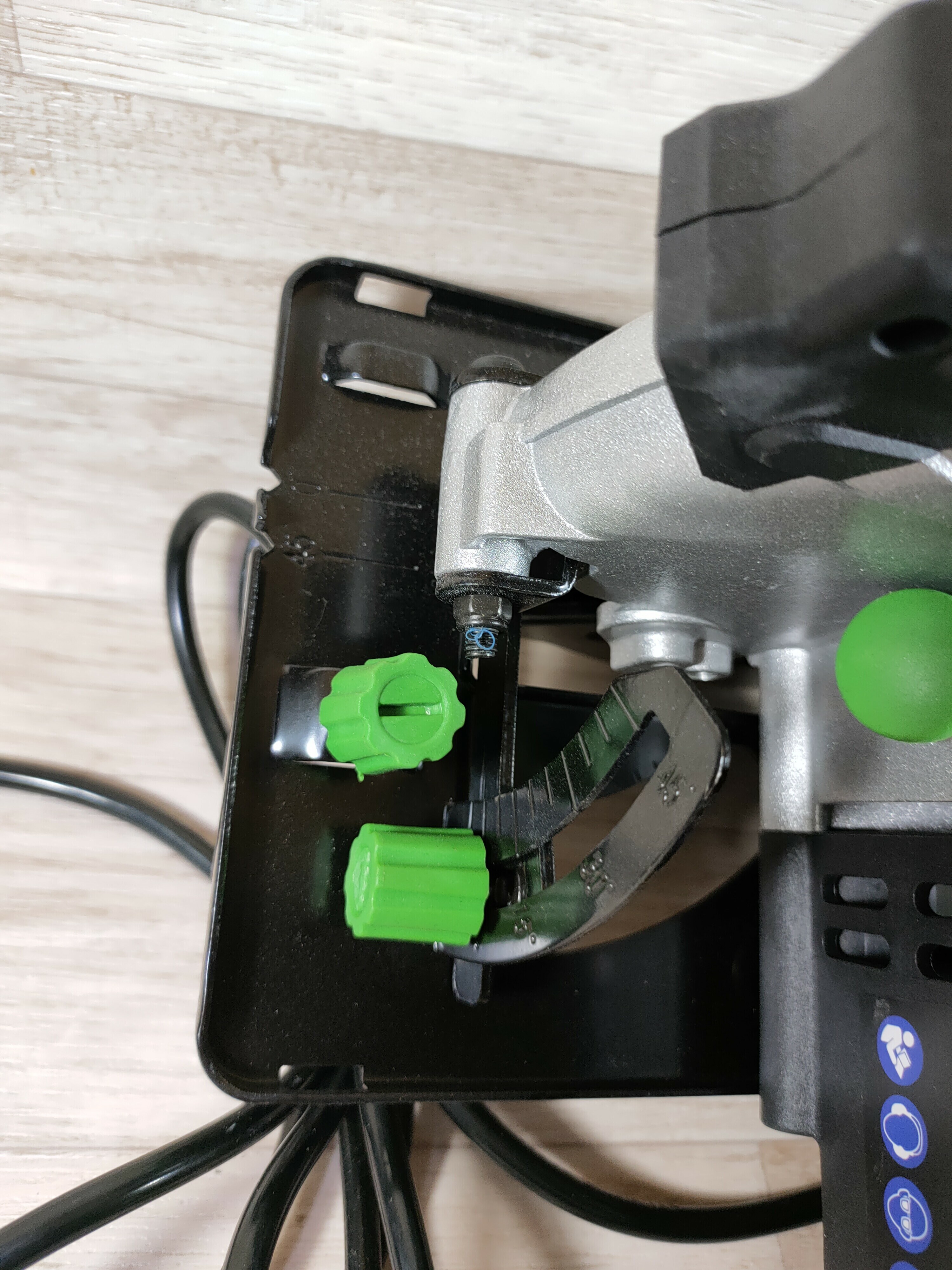 pilarka-tarczowa-z-laserem-niteo-1200w-stan-uzywany