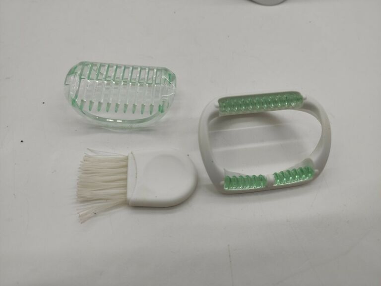 depilator-philips-satinelle-advanced-bre62000-kolor-dominujacy-bialy