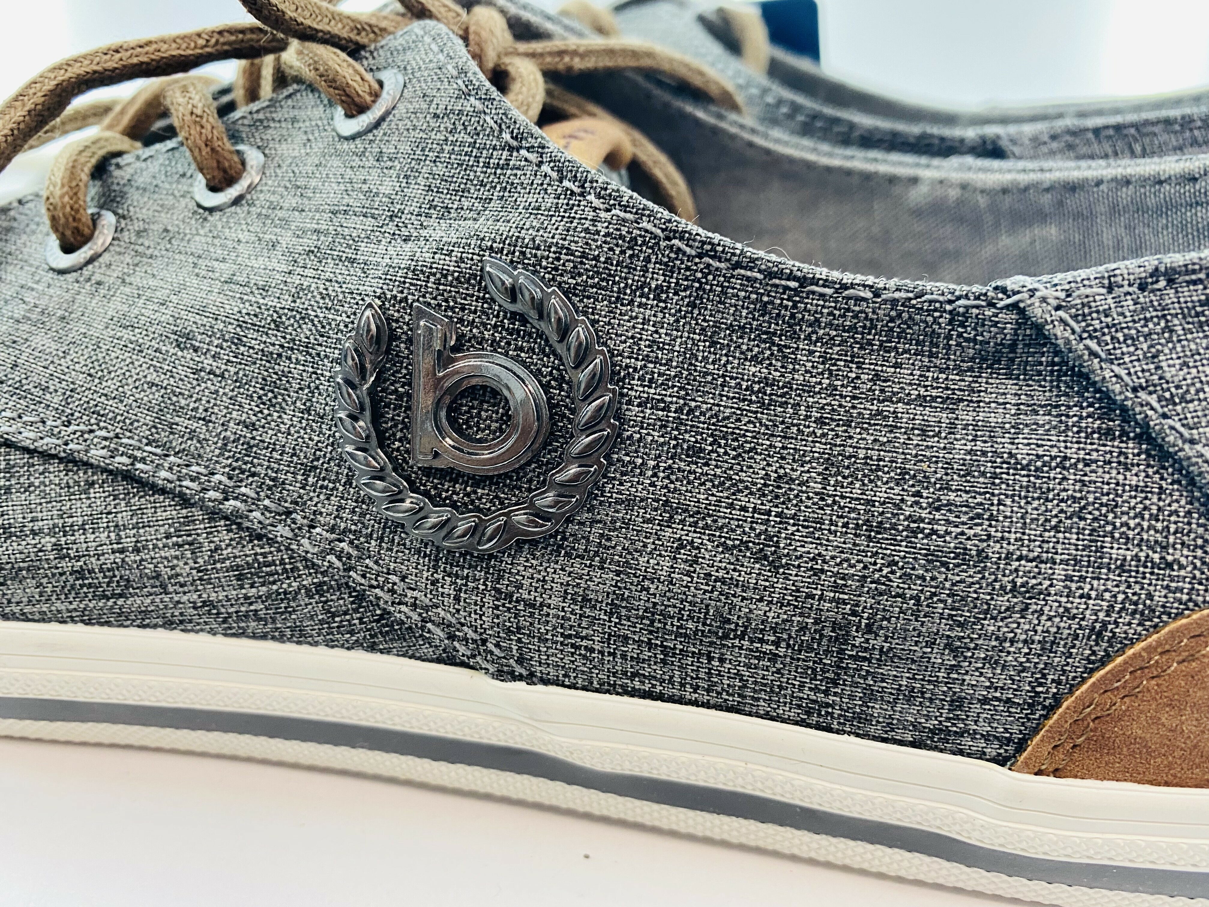 oryginalne-trampki-bugatti-rozm43-wzor-dominujacy-logo