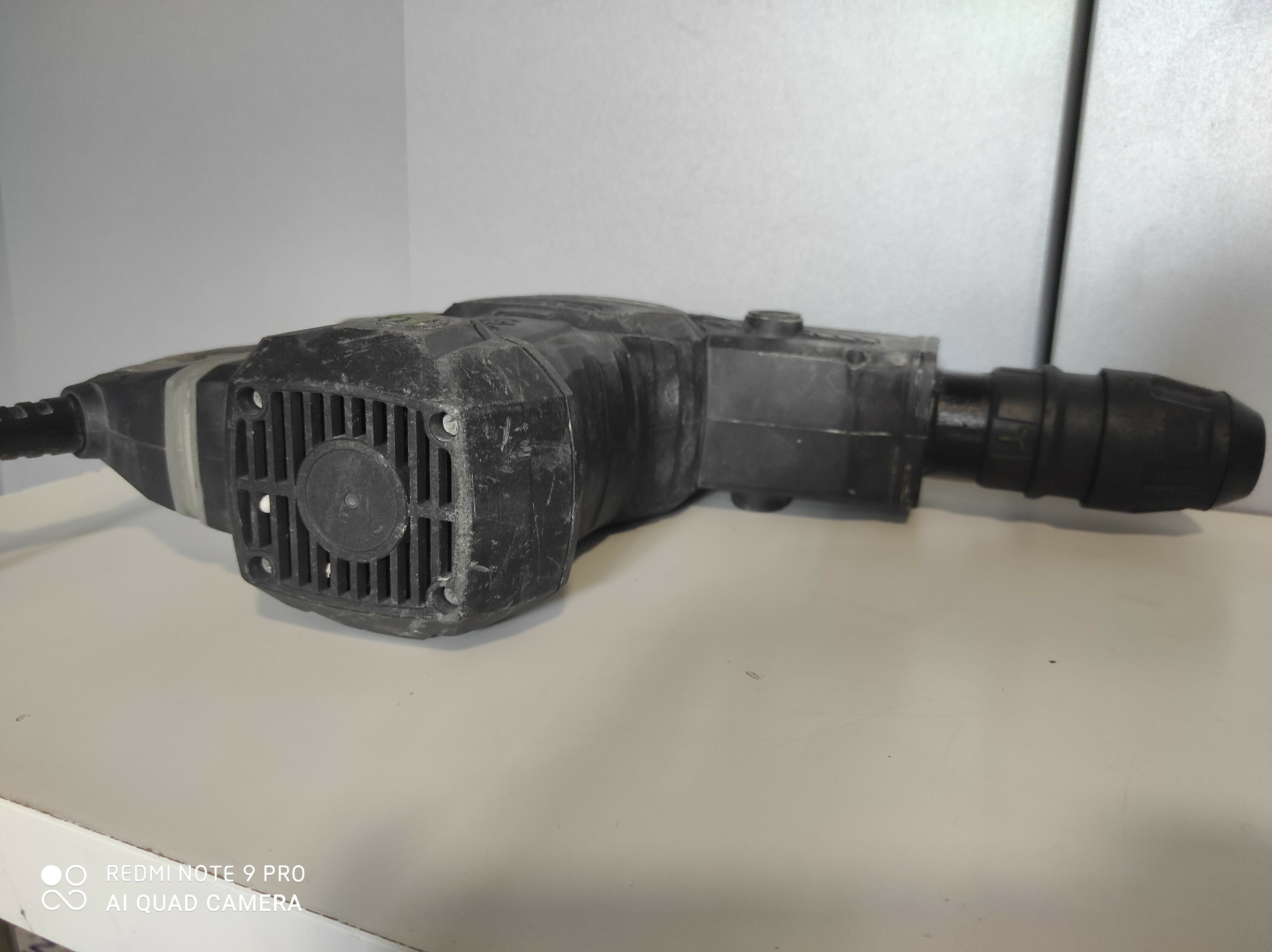 mlot-wyburzeniowy-niteo-tools-1300w-walizka-rodzaj-uchwytu-inny-uchwyt