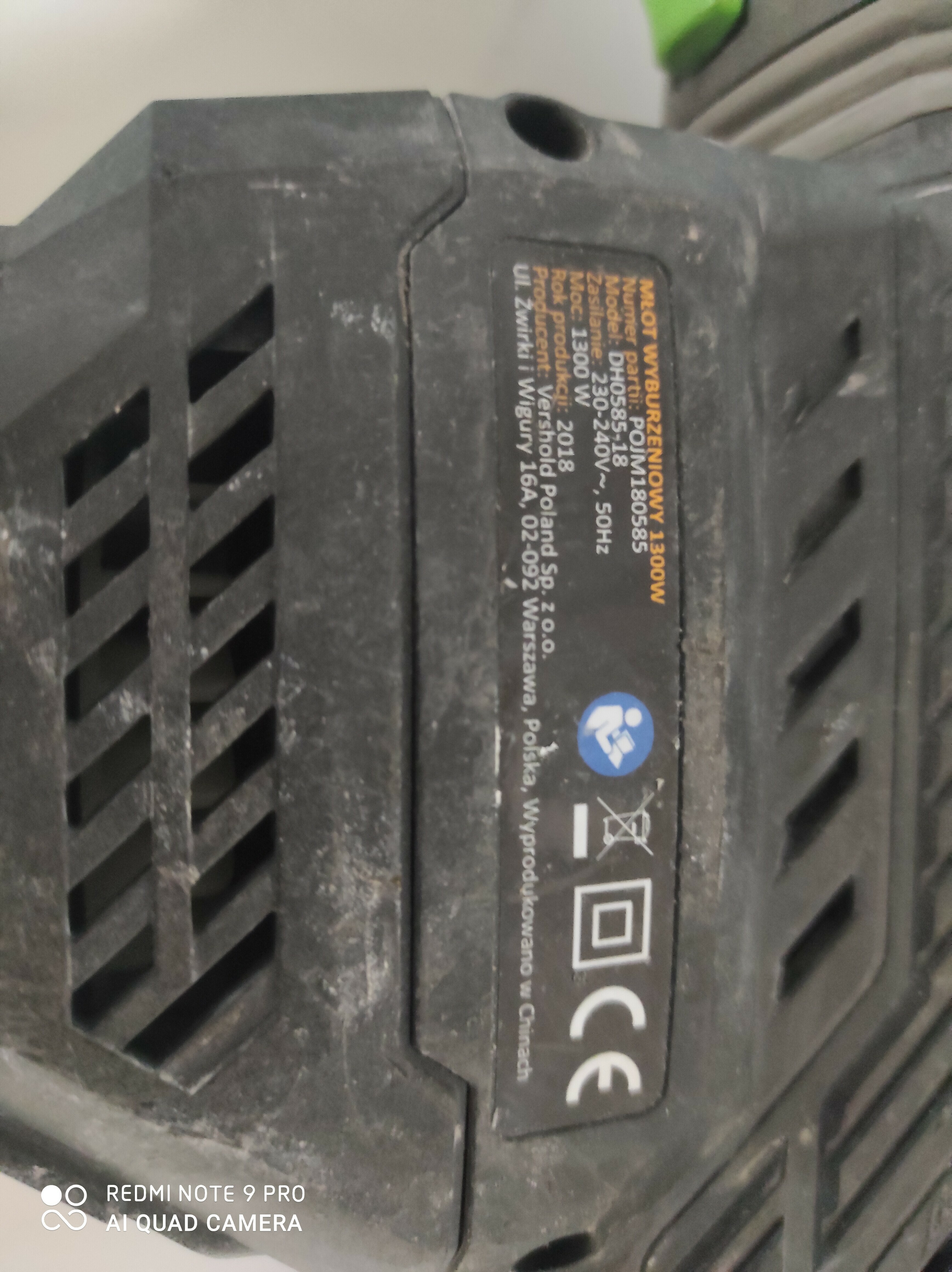 mlot-wyburzeniowy-niteo-tools-1300w-walizka-moc-1300