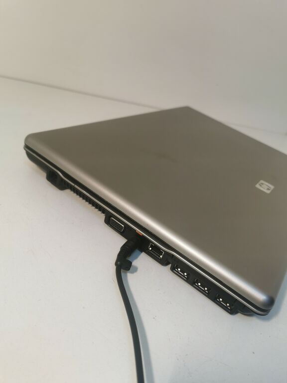 LAPTOP HP 6720S DZIAŁA TYLKO NA ŁADOWARCE