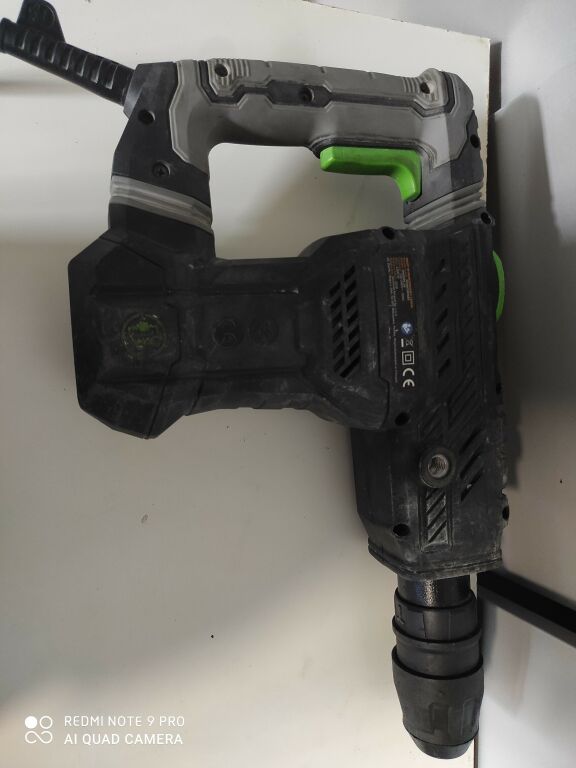 mlot-wyburzeniowy-niteo-tools-1300w-walizka-marka-niteo-tools