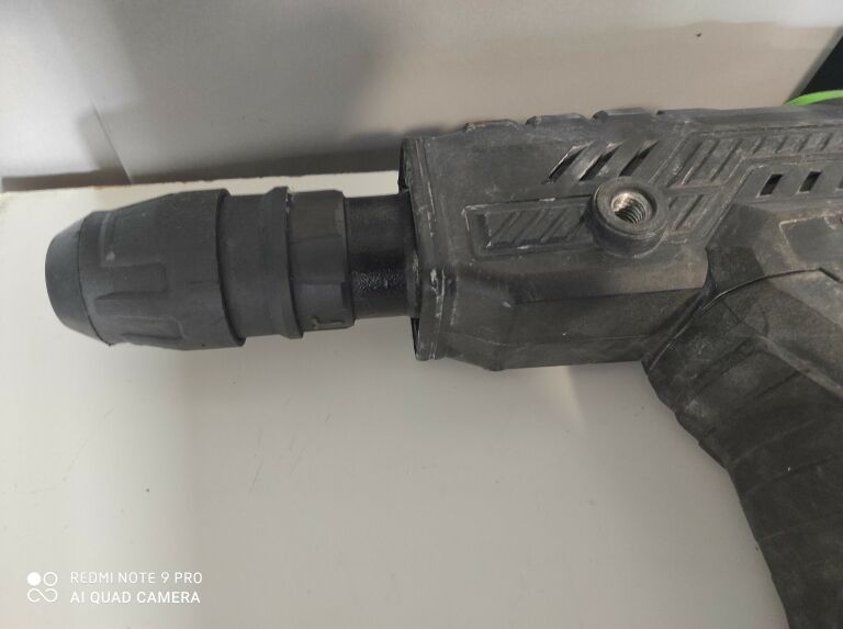 mlot-wyburzeniowy-niteo-tools-1300w-walizka-stan-uzywany