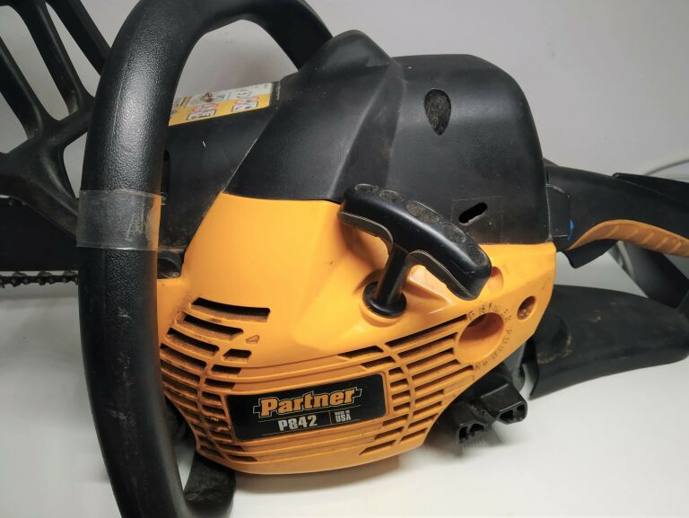PIŁA HUSQVARNA SE-561 82