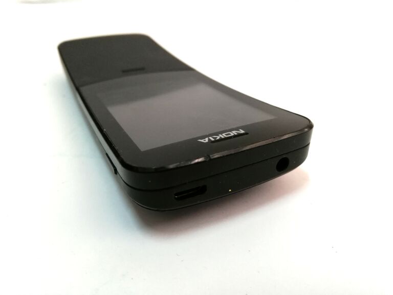 TELEFON NOKIA 8110