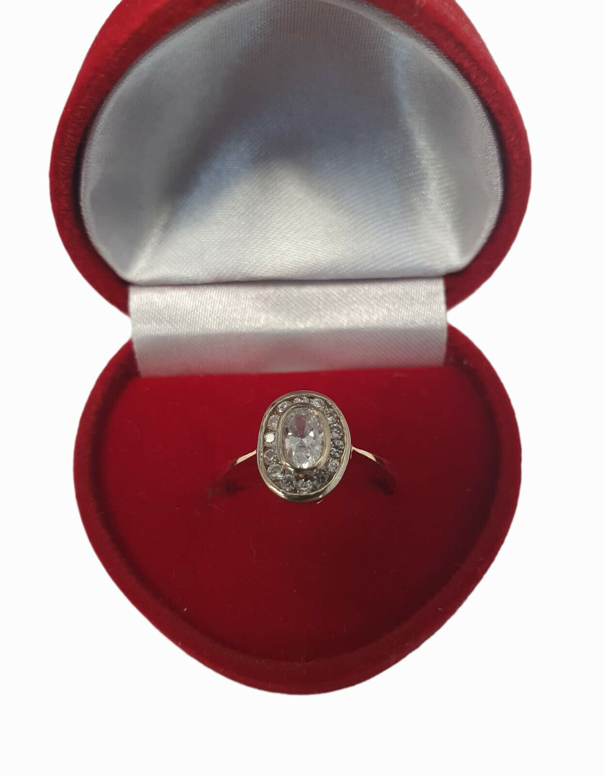 wyjatkowy-zloty-pierscionek-kamien-cyrkonia