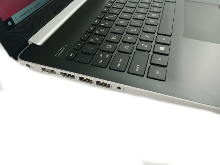 HP 15-DB1066NW RYZEN 7 3700U 16GB RAM 512GB SSD