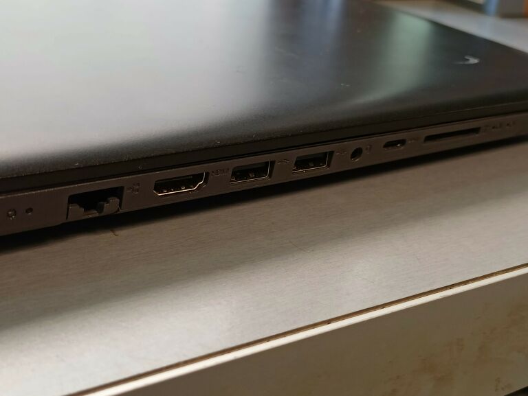 LENOVO IDEAPAD 330-15IKB 8GB RAM 256GB SSD WIN10