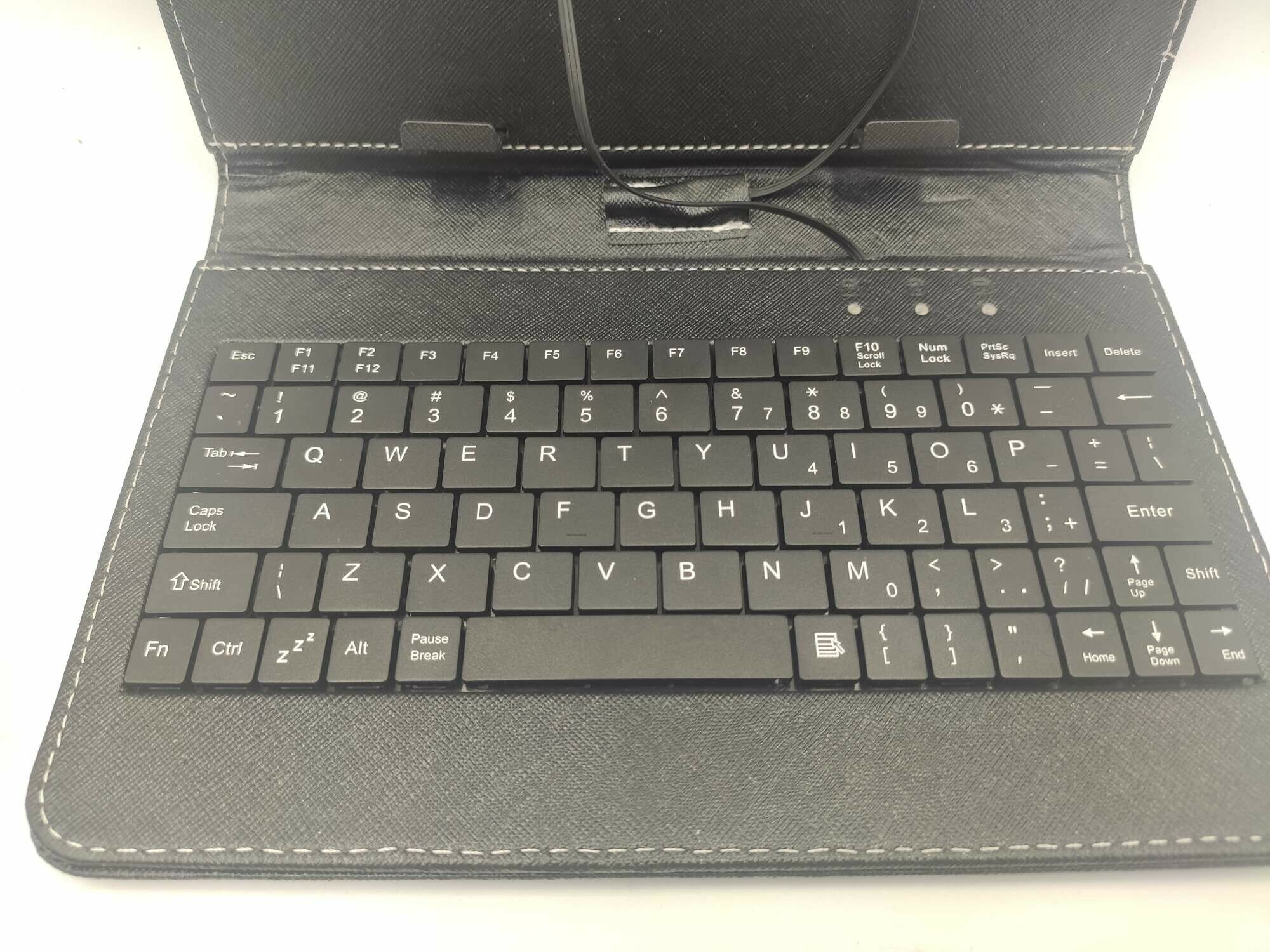 etui-z-klawiatura-do-tabletu-7-madera-typ-klawiatura