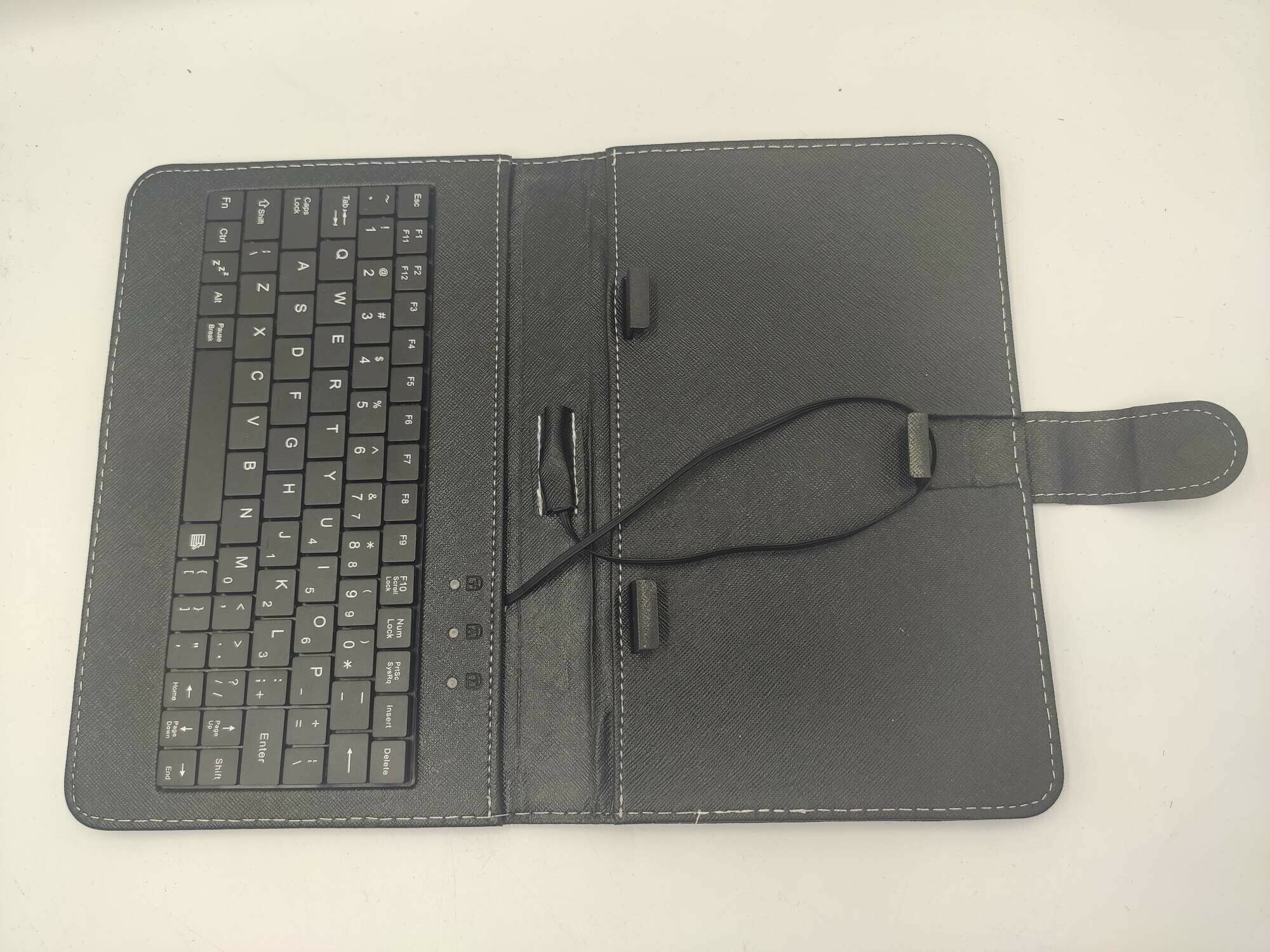 etui-z-klawiatura-do-tabletu-7-madera-stan-uzywany