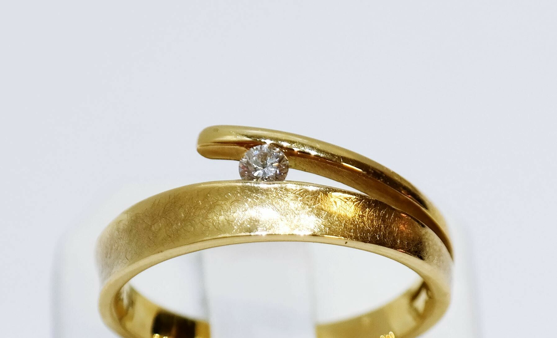 zloty-pierscionek-z-brylantem-r17-pr-750-01ct-stan-powystawowy