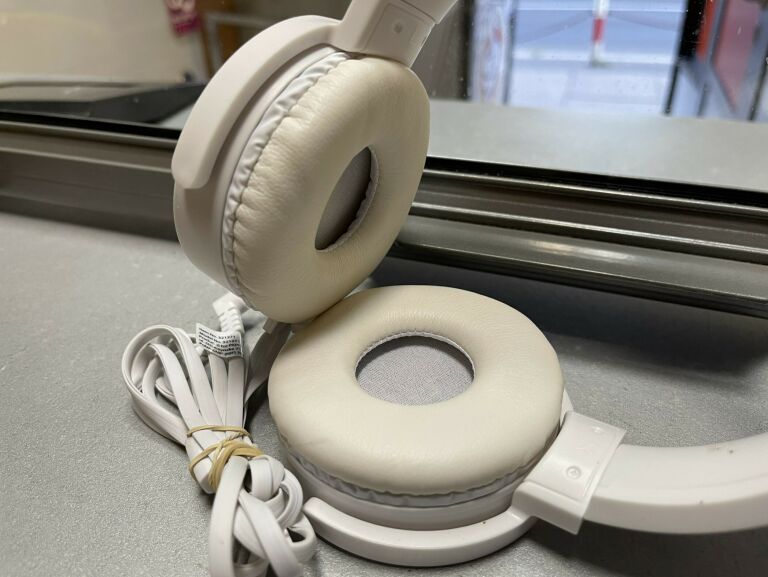 sluchawki-pepco-biale-stan-uzywany