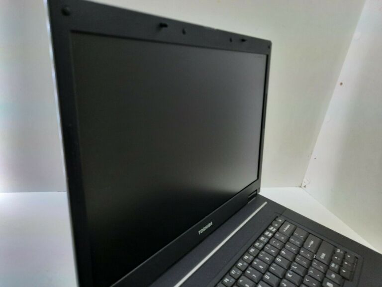 LAPTOP TOSHIBA SATELLITE L30