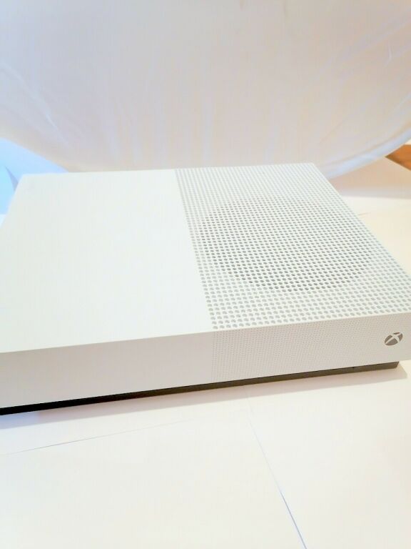 KONSOLA XBOX ONE S POLECAM!