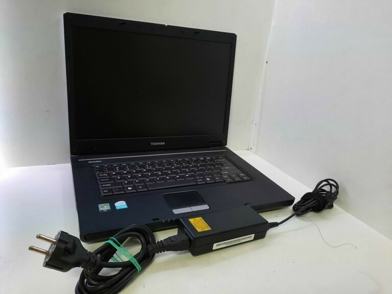 LAPTOP TOSHIBA SATELLITE L30