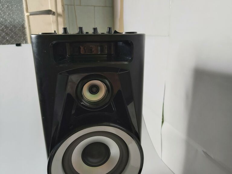 glosnik-bluetooth-auna-10031878-usb-aux-zasilanie-akumulatorowo-sieciowe