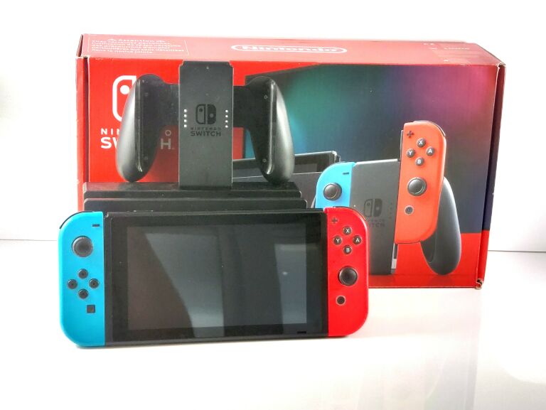 KONSOLA NINTENDO SWITCH KOMPLET