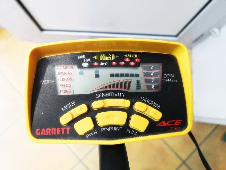 WYKRYWACZ METALU GARRETT ACE 250