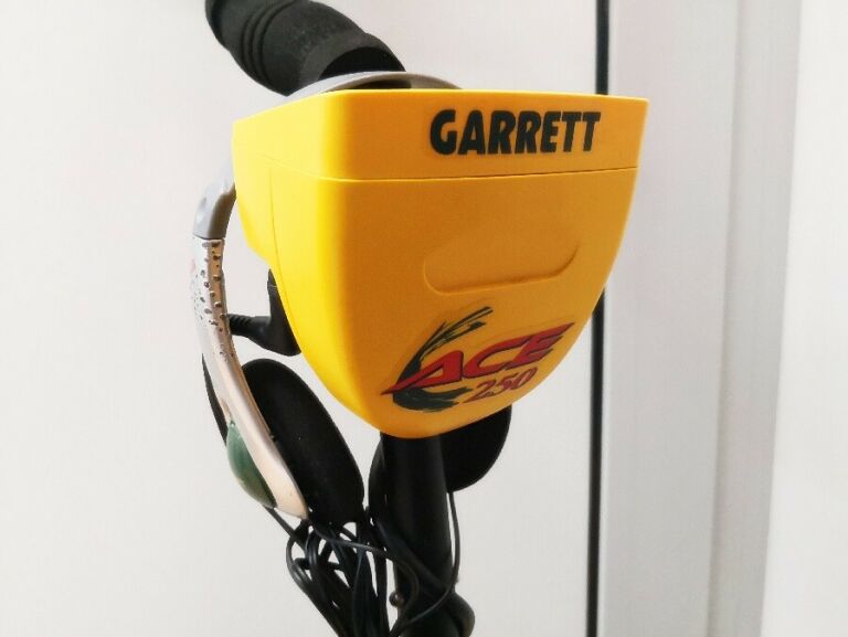 wykrywacz-metalu-garrett-ace-250-marka-garrett