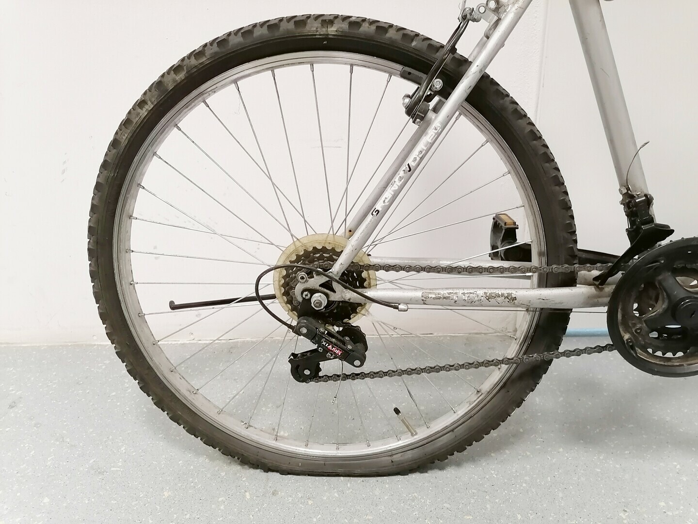 rower-grand-valley-freeroad-kola-26-kolor-srebrny