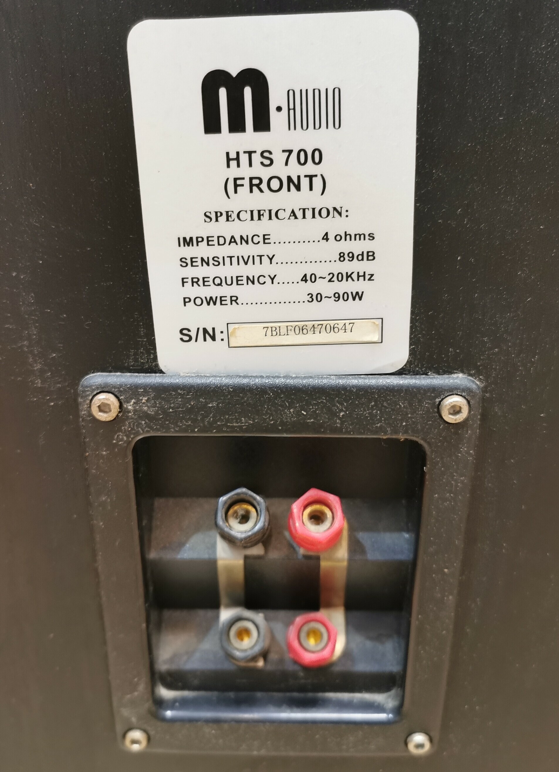 glosniki-podlogowe-m-audio-hts700-moc-znamionowa-rms-90