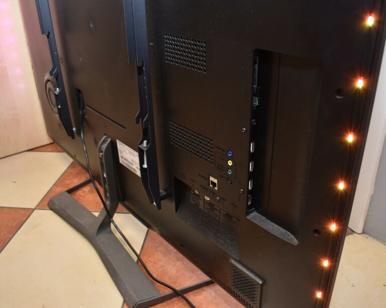 telewizor-philips-47pfl7008k12-przekatna-ekranu-cale-47